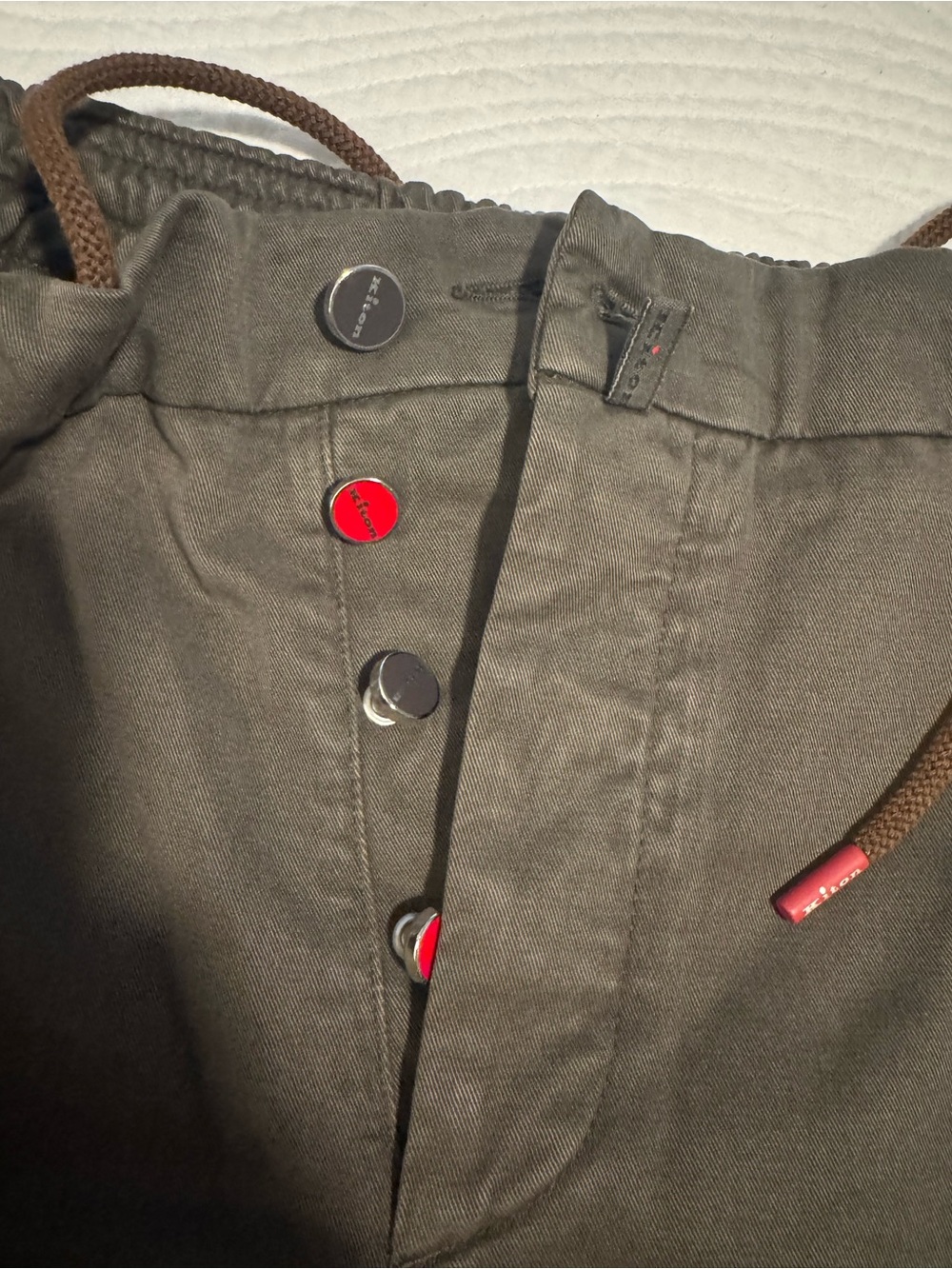Kiton Napoli Men's Drawstring Button-Front Pants in Olive